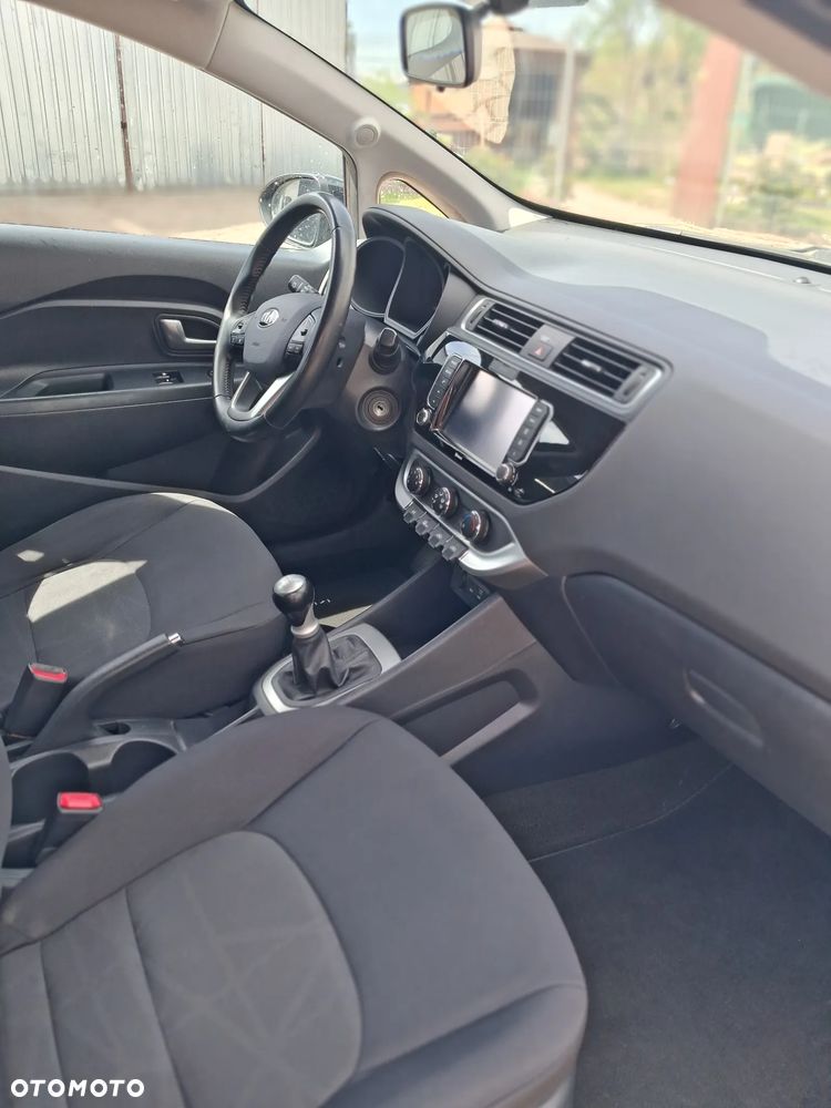 Kia Rio - 9