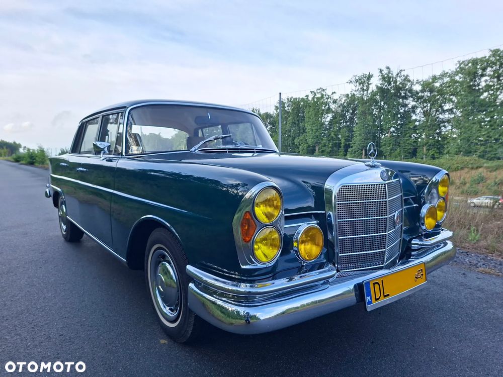 Mercedes-Benz W111 - 6