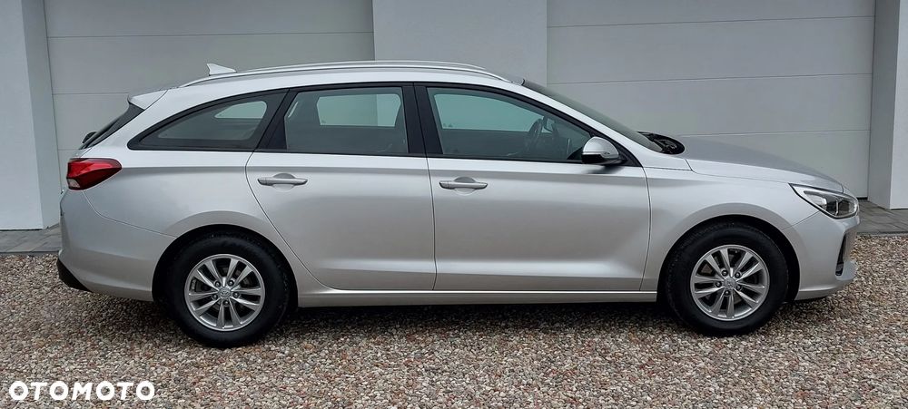 Hyundai i30 1.0 T-GDI Family - 4