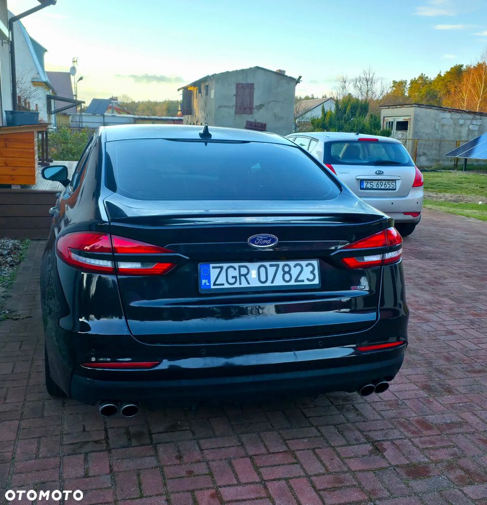 Ford Fusion - 4