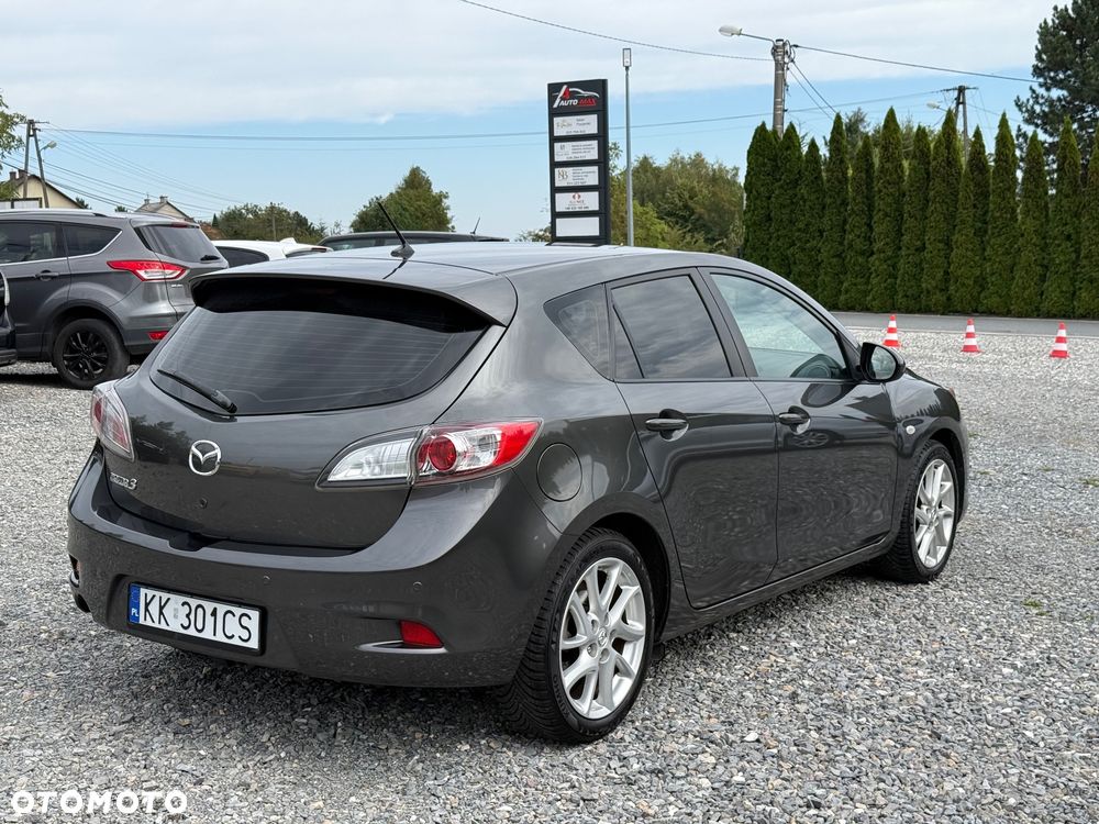 Mazda 3 1.6 Exclusive + - 5