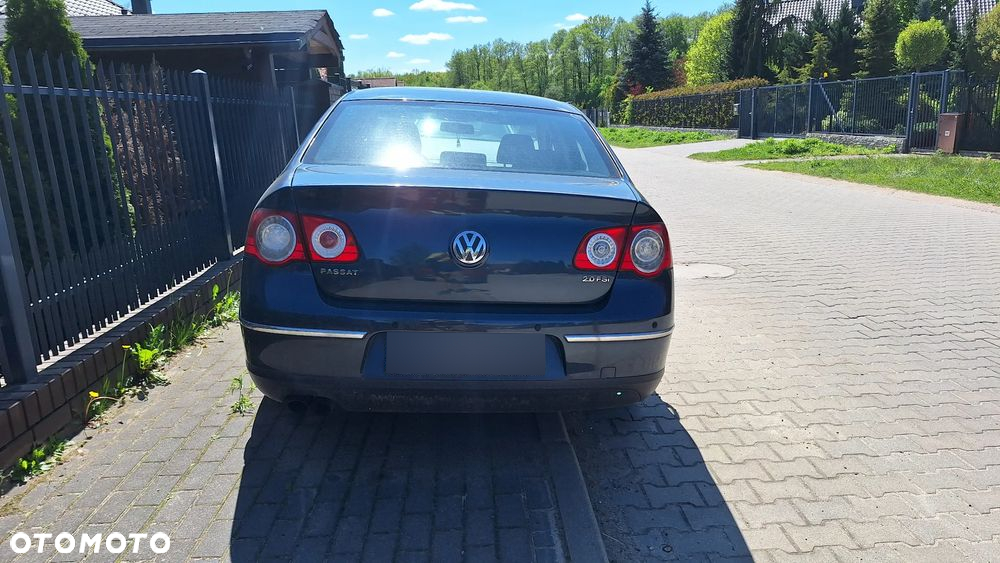 Volkswagen Passat 2.0 FSI Comfortline - 3