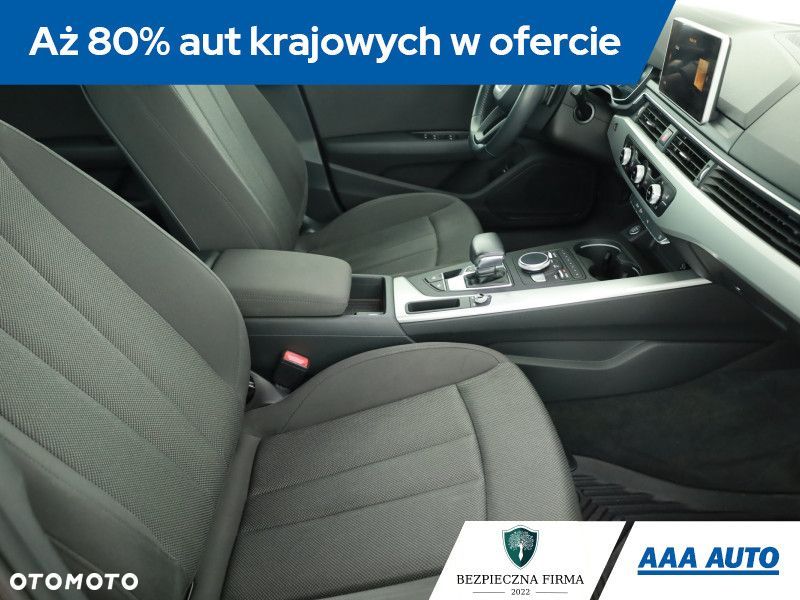 Audi A4 Limousine - 10