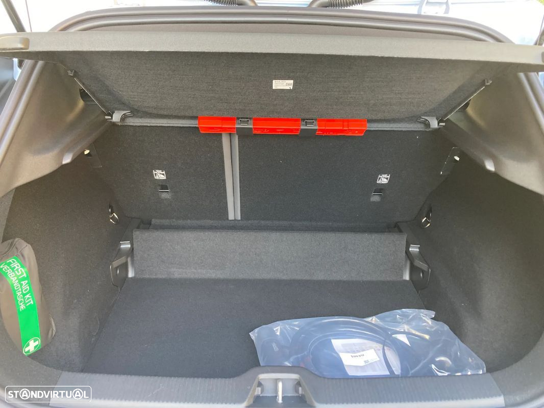 Volvo EX30 51 kWh Single Motor Core - 32