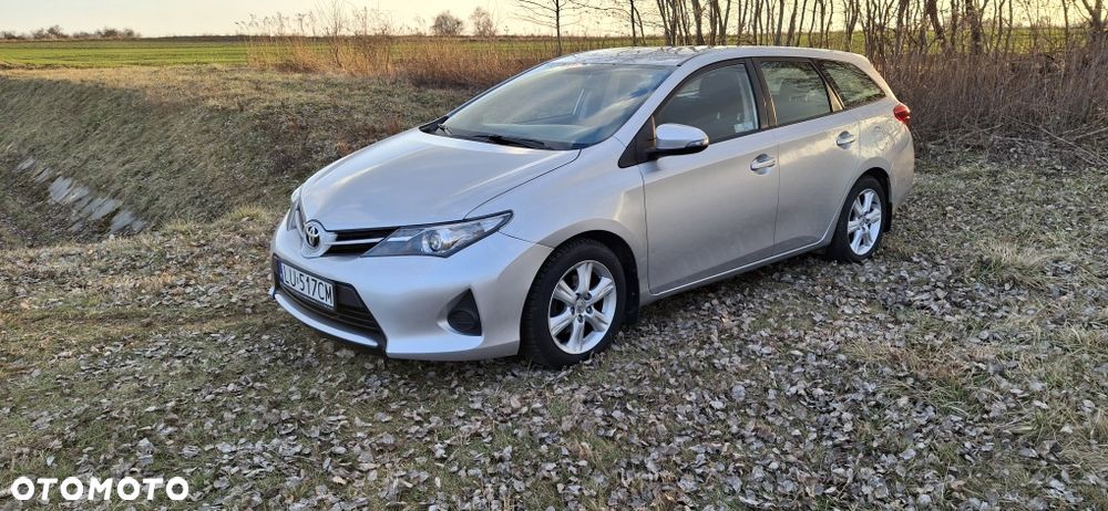 Toyota Auris - 2