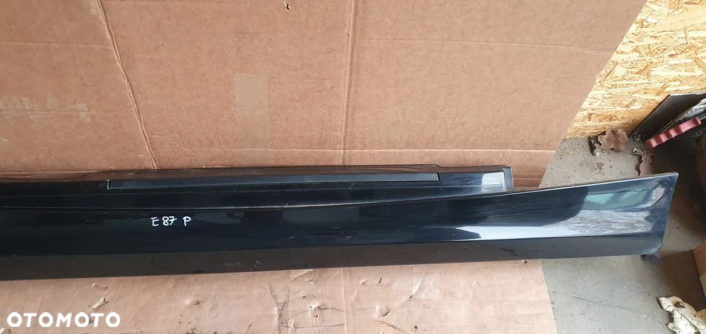 Listwa progowa prawa BMW I E87 668/9 7184354 - 3