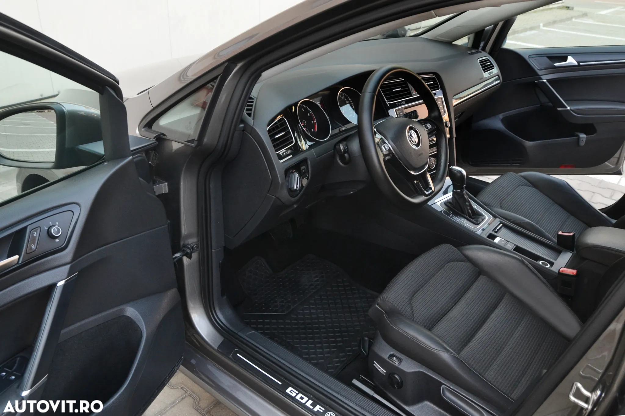 Volkswagen Golf 1.4 TSI BlueMotion Technology DSG Comfortline - 9