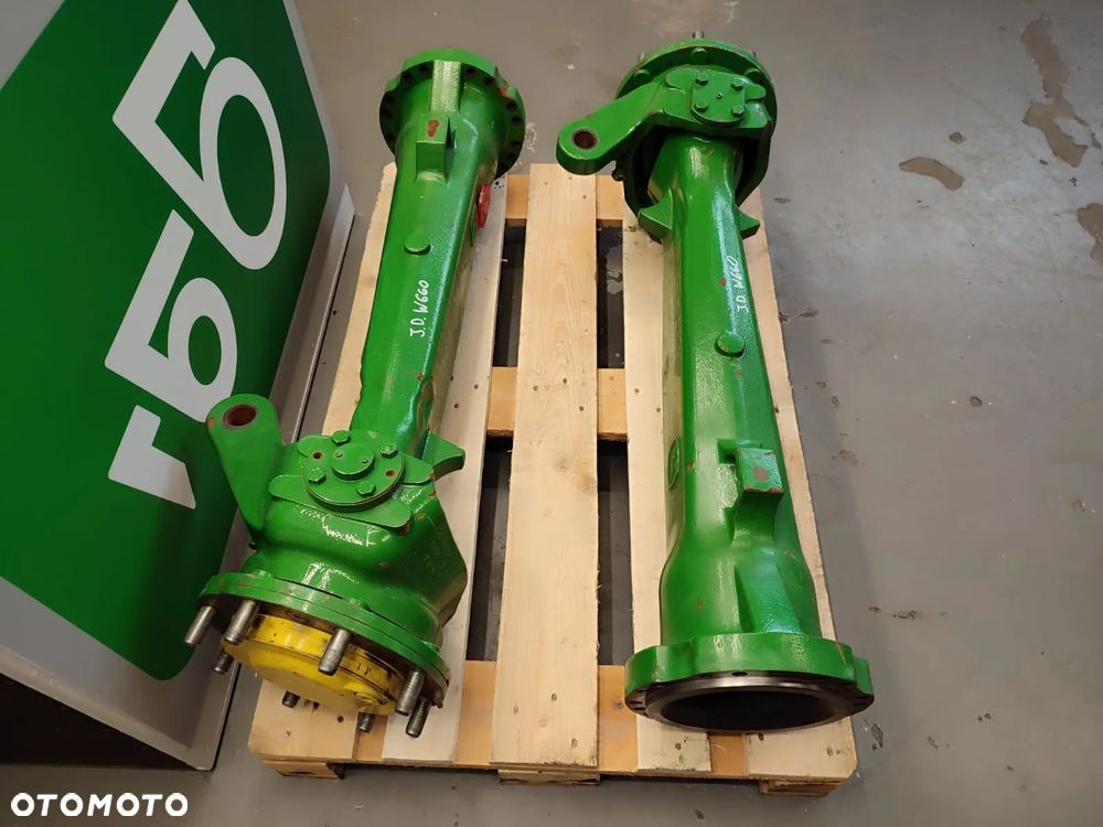 Zwolnica AXE41861 Zwrotnica Piasta 700/509 John Deere W660 - 8