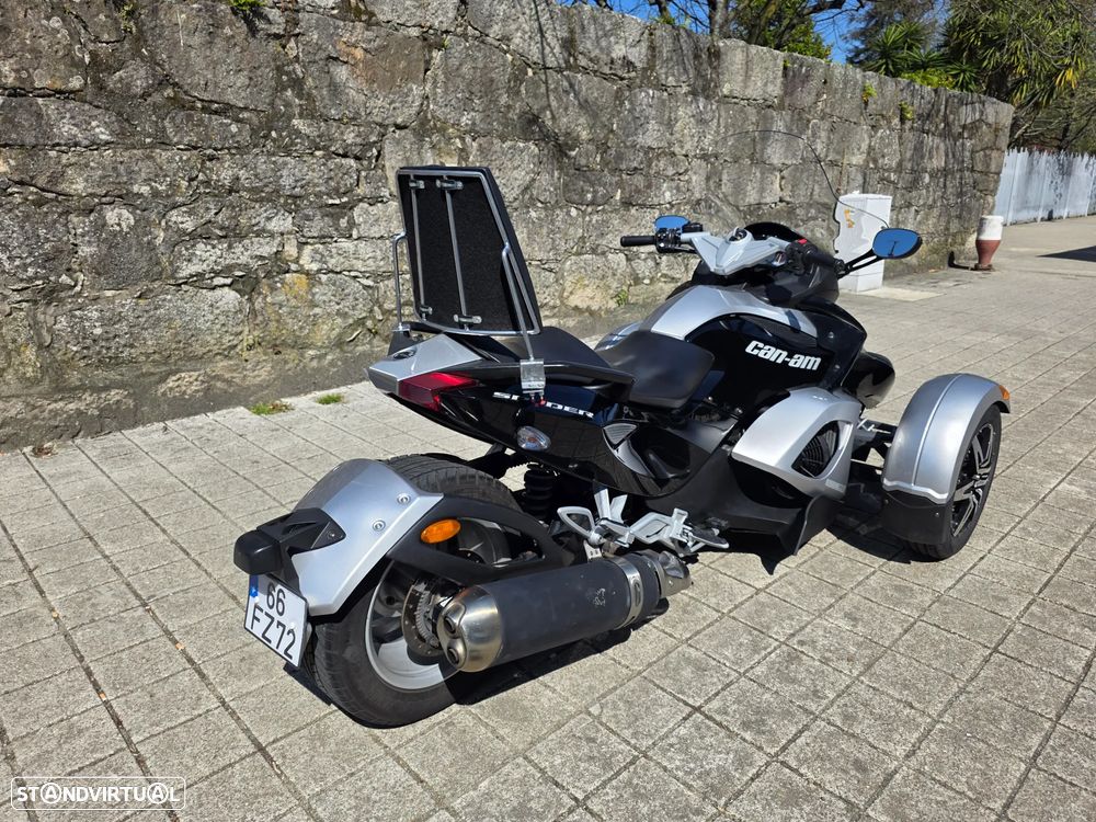 Bombardier CAN AM SPYDER - 8