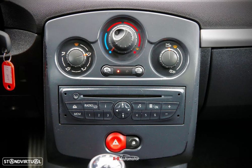 Renault Clio 1.2 16V Dynamique - 12