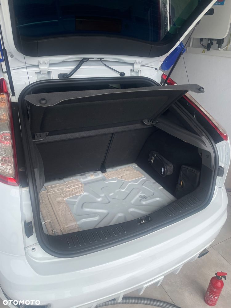Ford Focus - 33