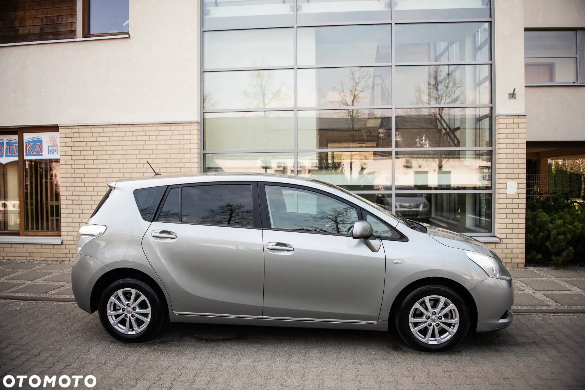 Toyota Verso 2.0 D-4D Premium - 12