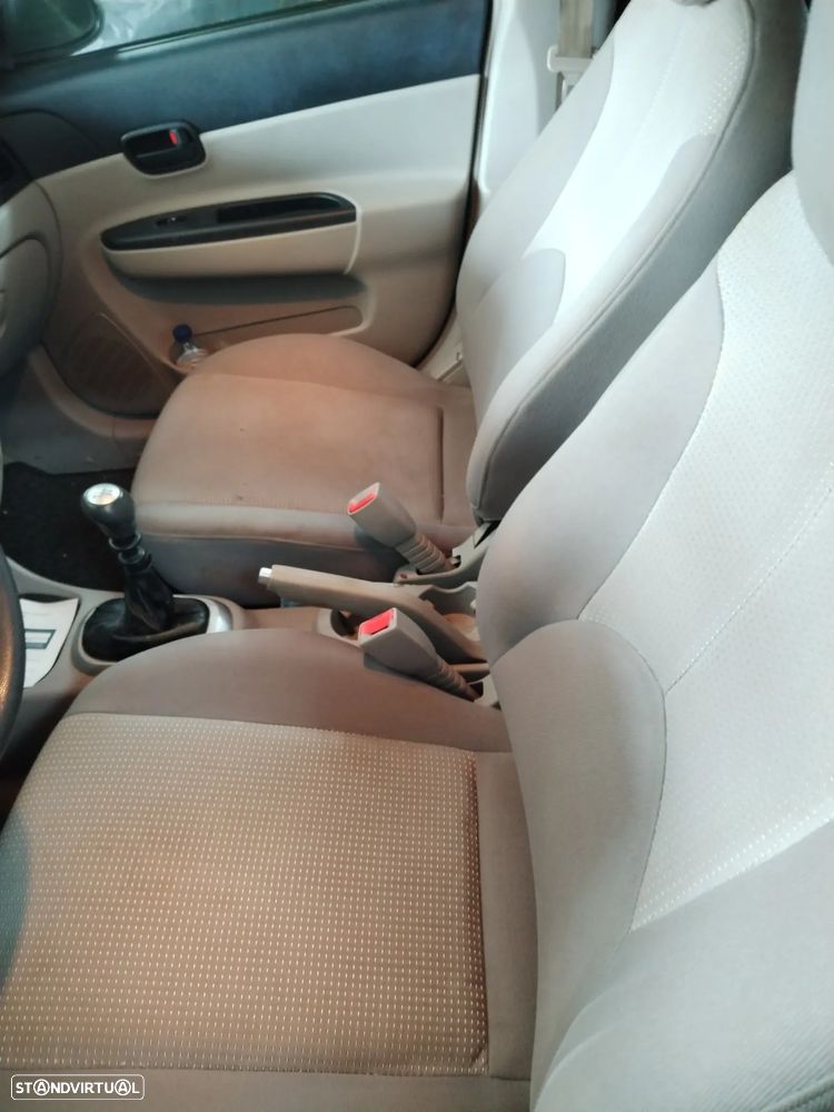 Hyundai Accent 1.5 CRDi VGT Style - 9