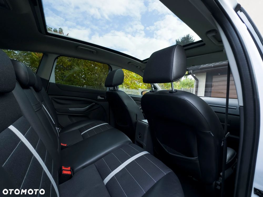 Ford Kuga 2.0 TDCi 4x4 Titanium - 14