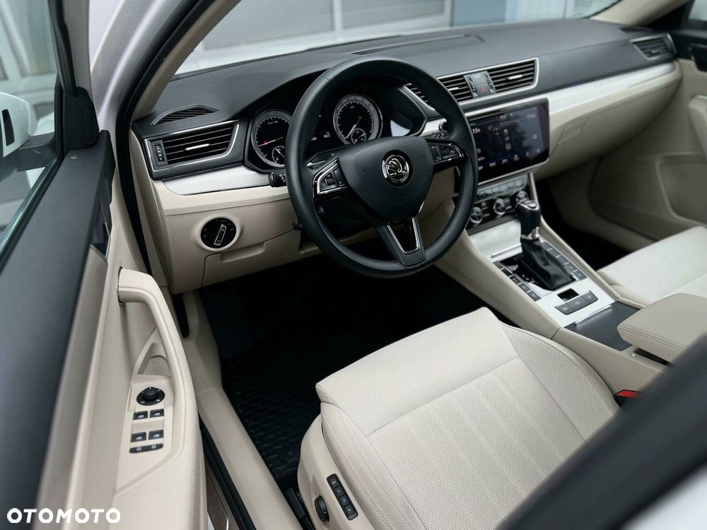 Skoda Superb 2.0 TDI SCR 4x4 Style DSG - 9