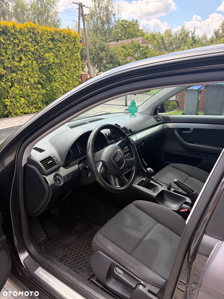 Audi A4 Limousine - 9