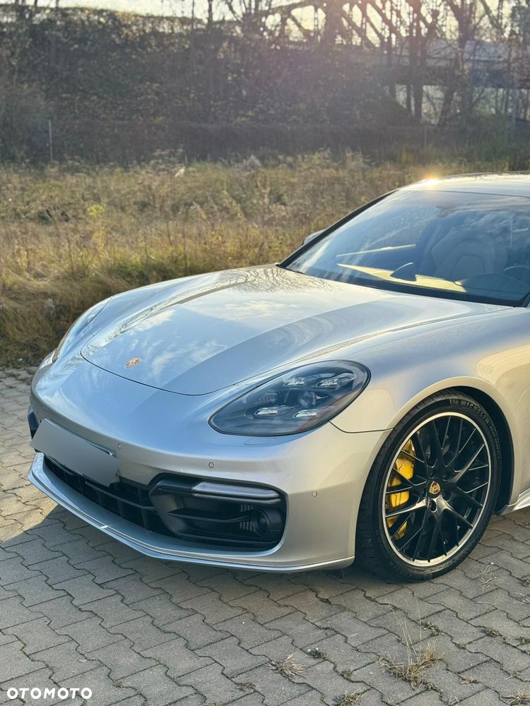 Porsche Panamera Turbo - 6