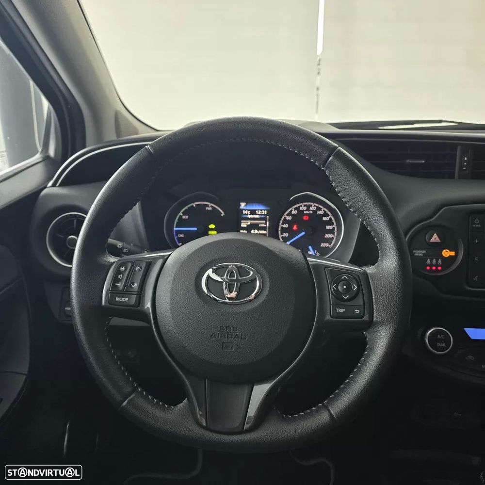 Toyota Yaris 1.5 HSD 20 Anos - 15