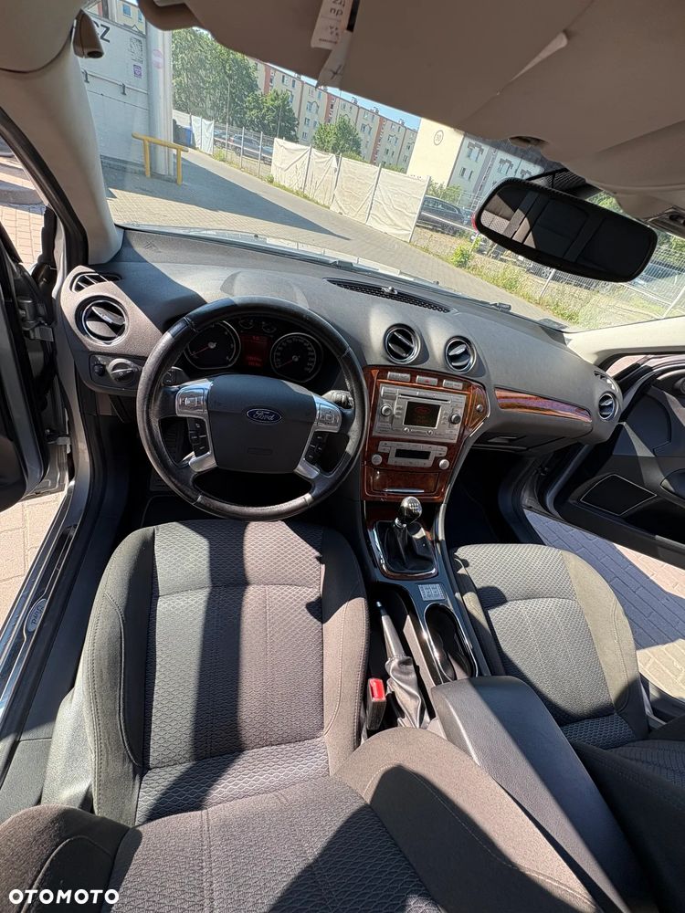 Ford Mondeo 2.0 TDCi Ghia - 10