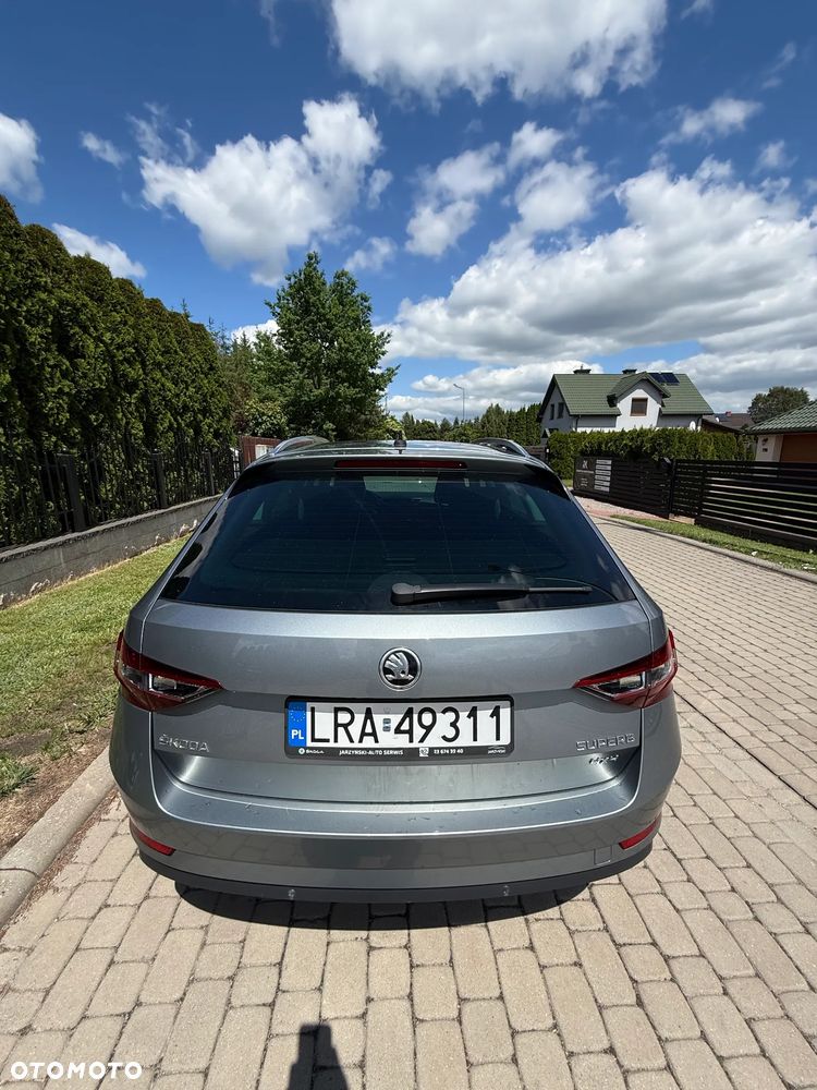 Skoda Superb 2.0 TDI SCR 4x4 L&K DSG - 8