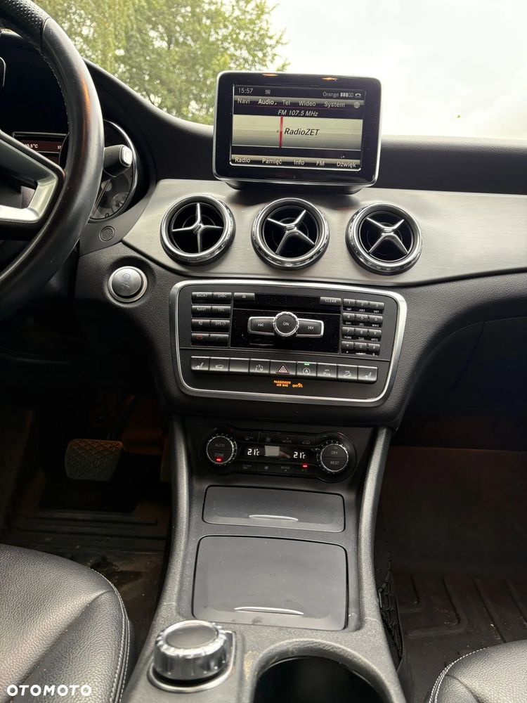Mercedes-Benz GLA 250 4Matic 7G-DCT AMG Line - 23