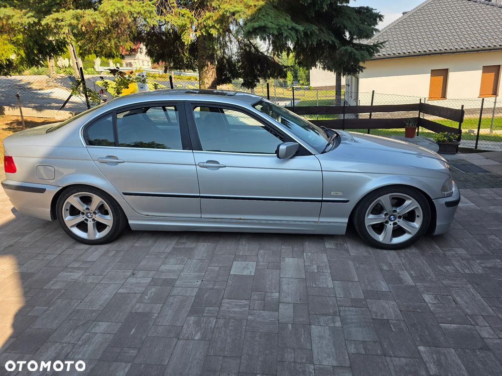 BMW Seria 3 325i Edition Sport - 10