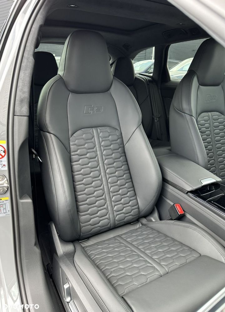 Audi RS6 Avant - 27