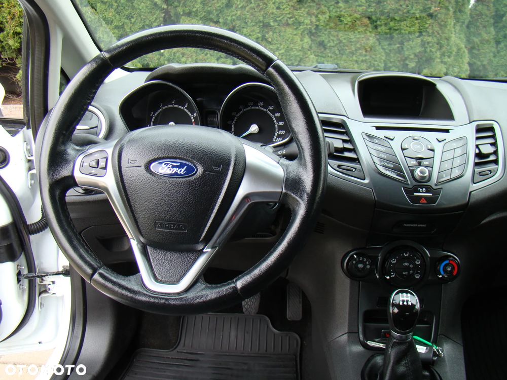 Ford Fiesta 1.25 Celebration - 19