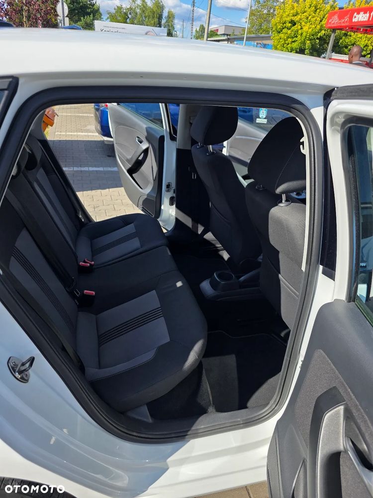 Volkswagen Polo 1.4 TDI Blue Motion Technology Allstar - 12