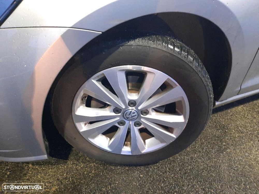 VW Golf 1.6 TDI Confortline - 9