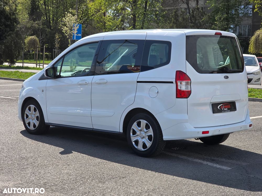 Ford Tourneo Courier 1.5 TDCi Titanium - 13