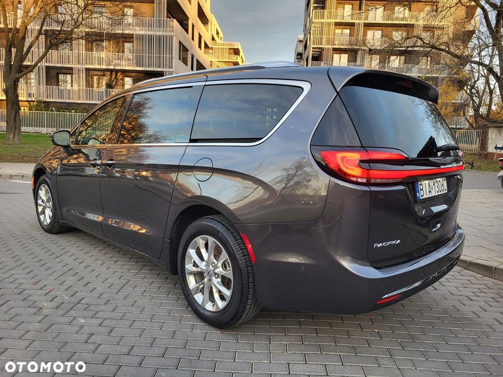 Chrysler Pacifica - 27