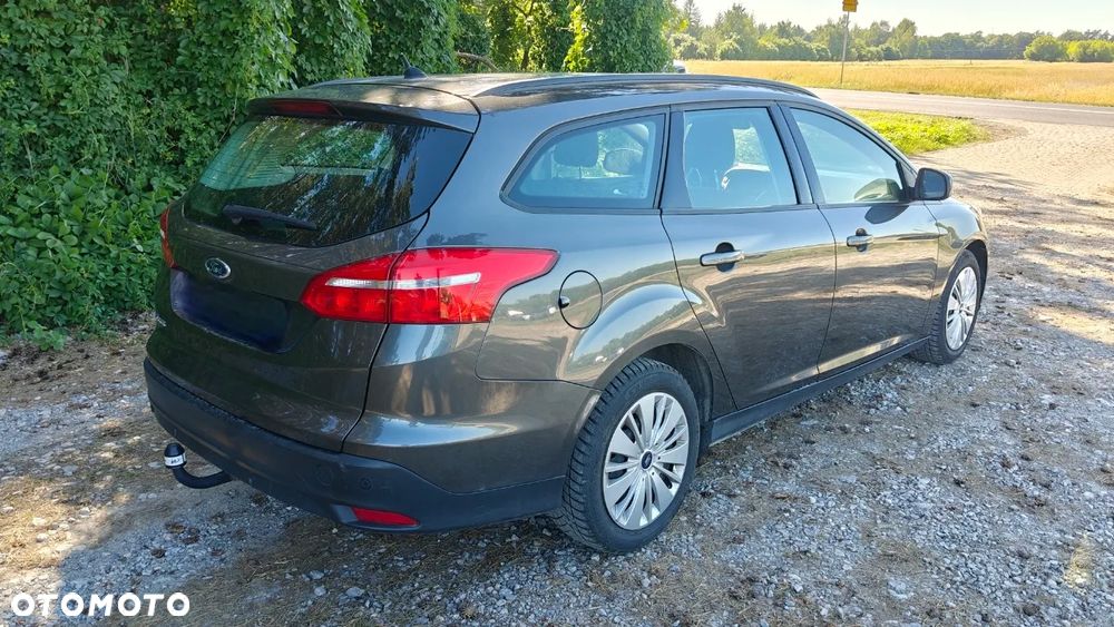 Ford Focus 1.5 TDCi SYNC Edition - 6