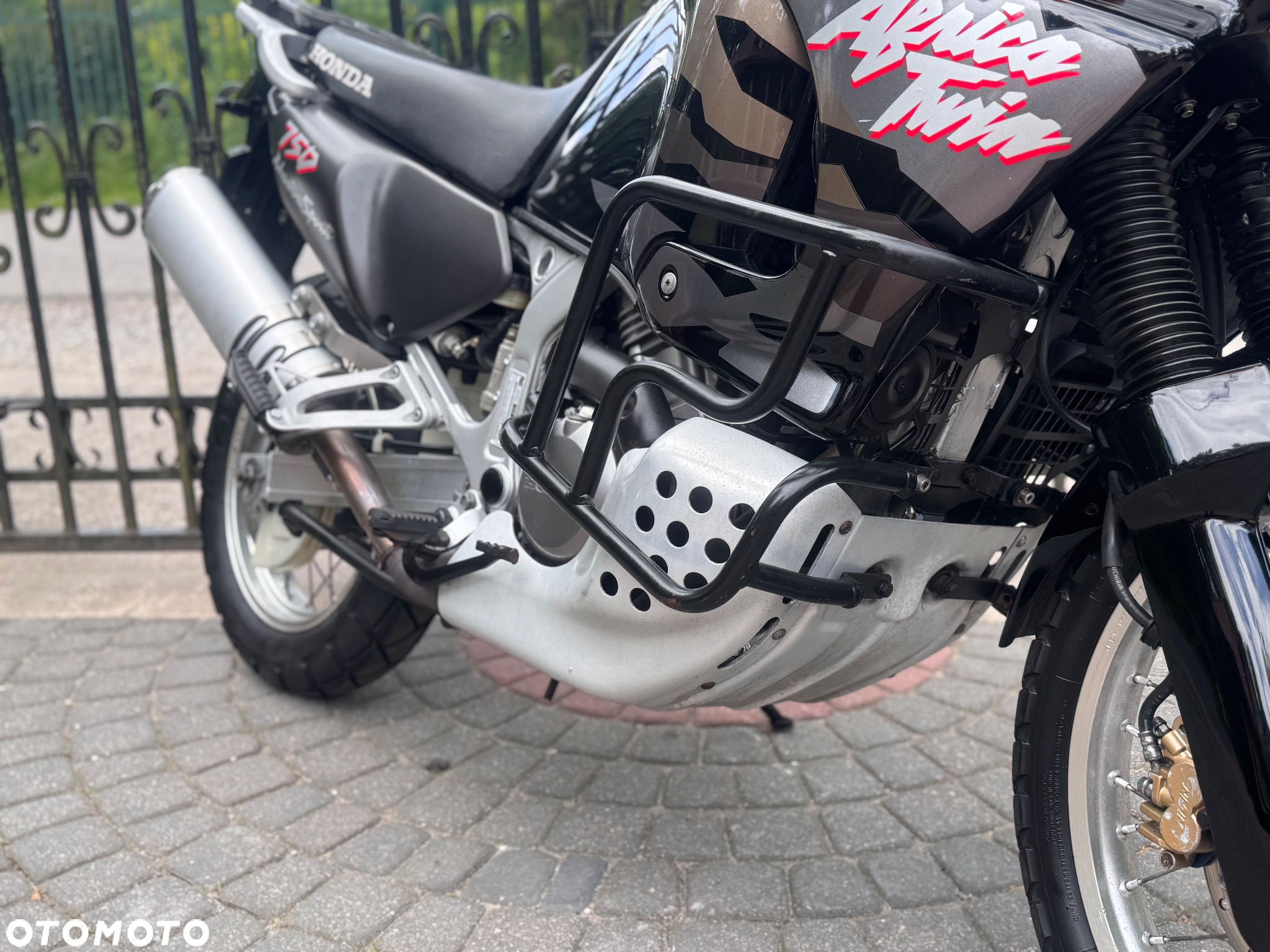 Honda XRV - 12