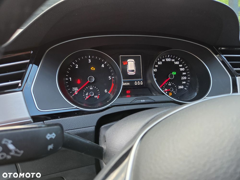 Volkswagen Passat 2.0 TDI SCR Highline DSG - 5