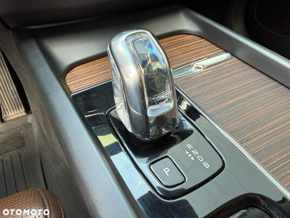 Volvo XC 60 T8 AWD Plug-In Hybrid Inscription - 25