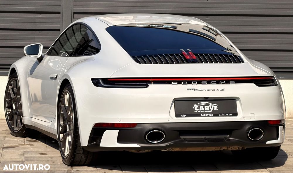 Porsche 911 4S - 5