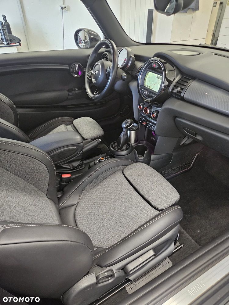 MINI Cooper Standard - 5