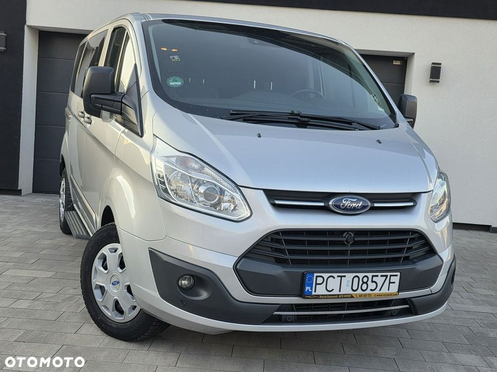 Ford Tourneo Custom - 30