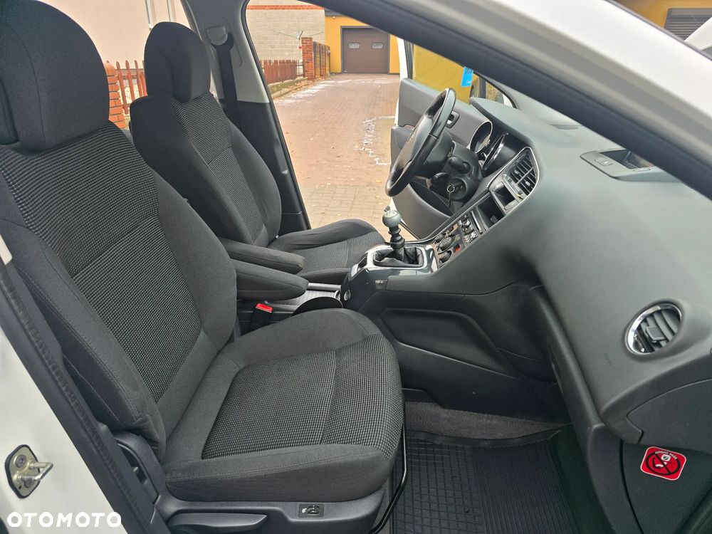 Peugeot 5008 2.0 HDi Business Line 7os - 21