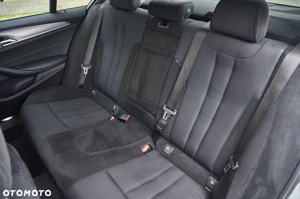 BMW Seria 5 520d xDrive - 27