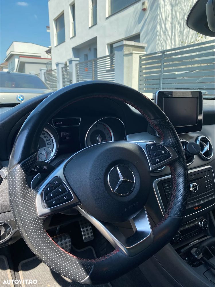 Mercedes-Benz GLA 220 d 4MATIC 7G-DCT AMG Line - 13