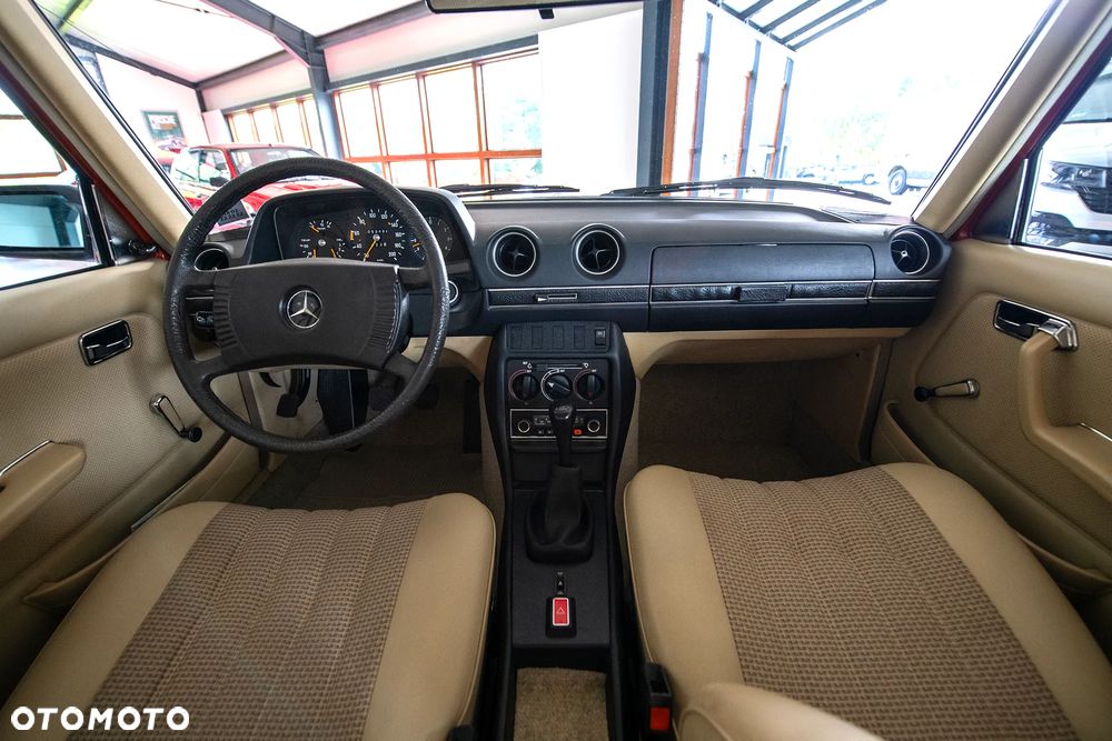 Mercedes-Benz W123 - 37