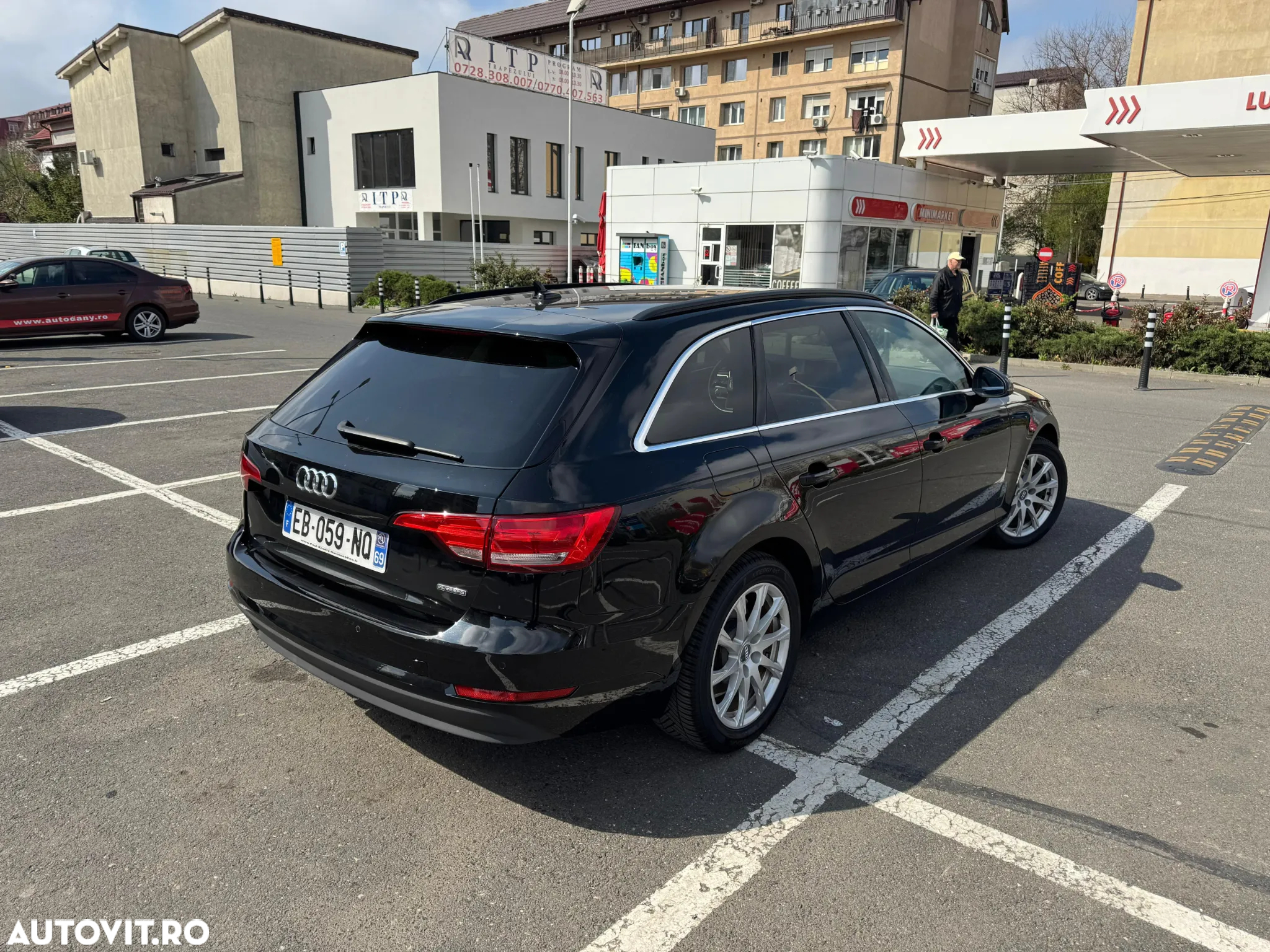 Audi A4 Avant 2.0 40 TDI quattro S tronic Advanced - 4