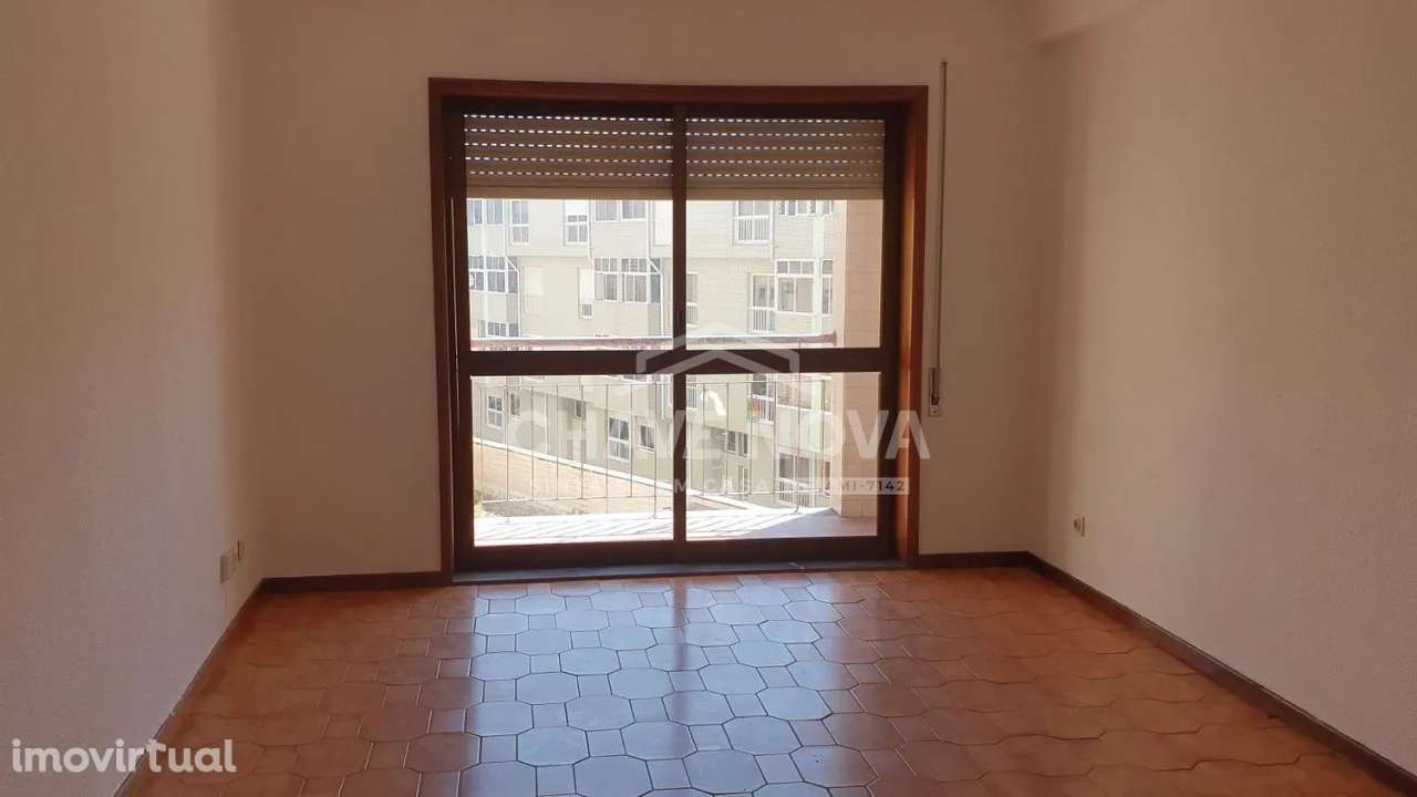 T2 c/ Varanda em Rio Tinto - Grande imagem: 4/9