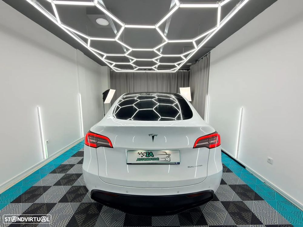 Tesla Model Y Long Range Dual Motor AWD - 6