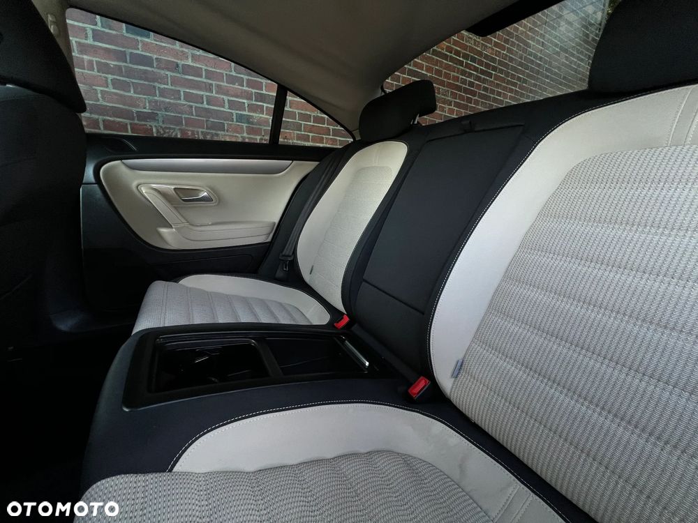 Volkswagen Passat - 17