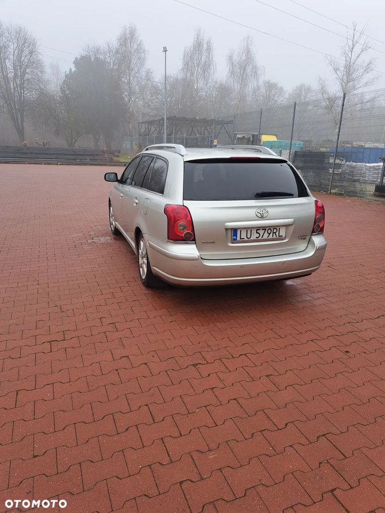 Toyota Avensis 1.8 VVT-i Combi - 15