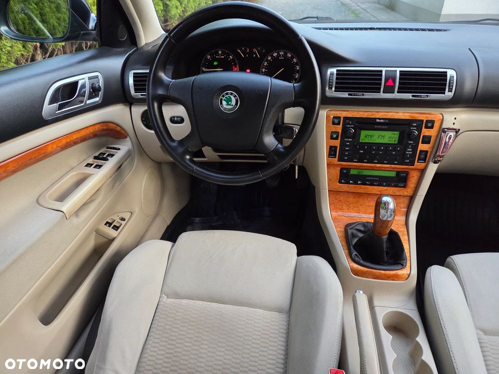 Skoda Superb 2.0 TDI DPF Elegance - 10