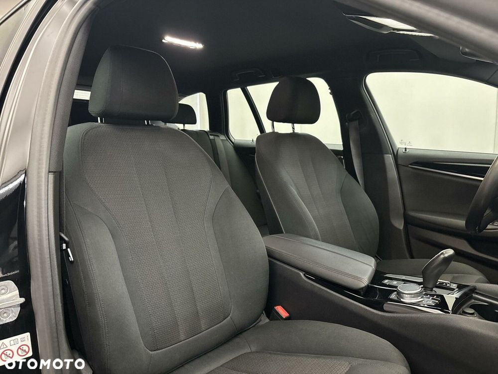 BMW Seria 5 518d Advantage - 23
